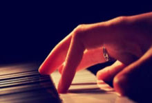 克萊回歸大通中心感慨輕松許多 略少船長帽的情意綿綿.